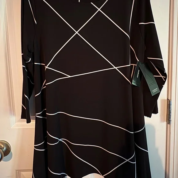 Alfani Tunic Top Womens Size M Black and White 3/4 Length Sleeves NEW WITH TAGS - Picture 9 of 10
